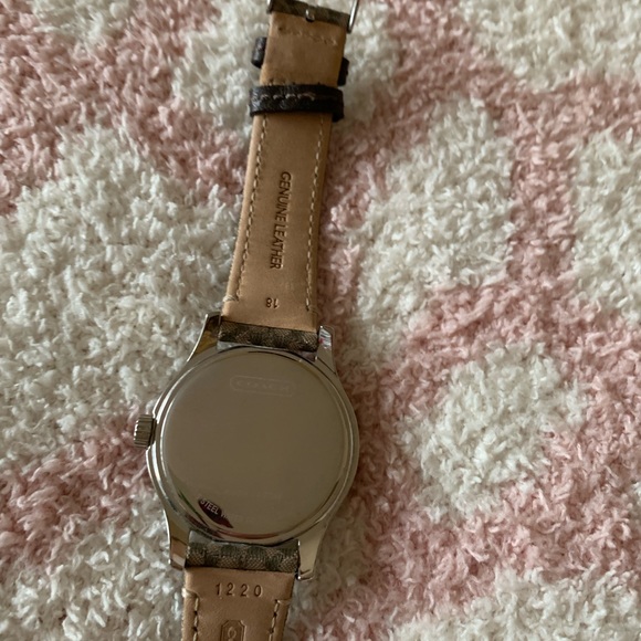 Coach Watch Women Gold Tone Round Logo Dial Date Leather - Picture 6 of 12